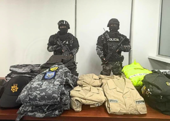 Delincuentes capturados en Montecristi con uniformes Tácticos y militares