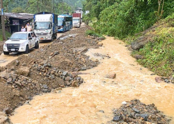 Un aluvión en Bolívar deja varias viviendas afectadas y daños parciales en una vía