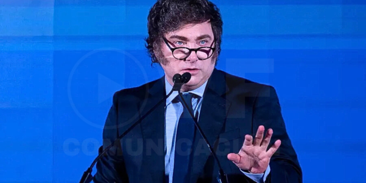 Denuncian a Milei por presunta estafa con criptomonedas