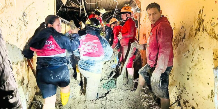 Familia completa muere sepultada por deslizamiento en Portoviejo