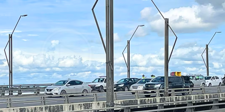 Una balacera en el Puente de la Unidad Nacional deja dos heridos