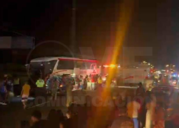 Un militar y un conductor fallecieron tras siniestro en la vía Guayaquil-Santa Elena