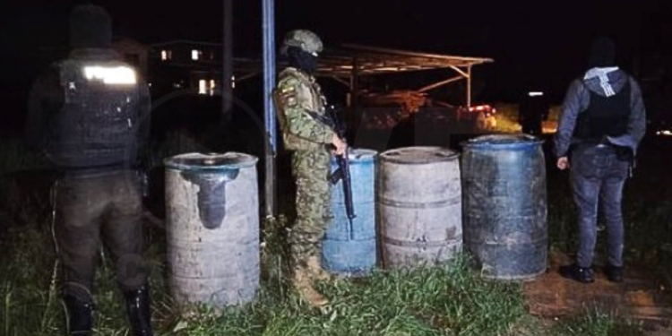 DECOMISO DE ARMAS MUNICIONES Y DINERO EN LOJA