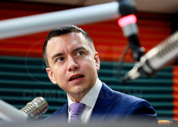Daniel Noboa ratifica vía decreto que el dólar estadounidense es el “único medio de pago oficial” en Ecuador