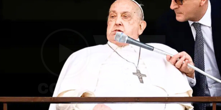 Papa Francisco reaparece tras más de un mes de hospitalización