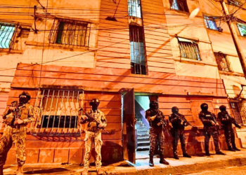 Más de mil agentes intervienen las Casas Colectivas de la calle Gómez Rendón, en Guayaquil