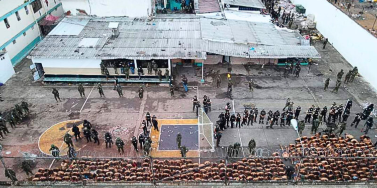 Operativo de control revela arsenal en cárcel de Machala