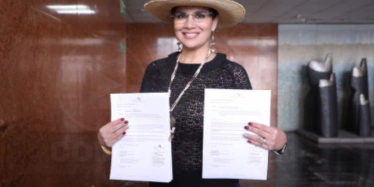 Mónica Salazar deja la bancada de la Revolución Ciudadana y ventila sus diferencias