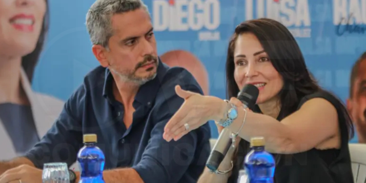 Luisa González califica de “Cortina de Humo” alerta de atentados contra Daniel Noboa