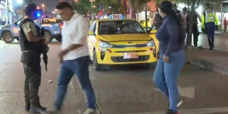 Taxista fue asesinado por balacera provocada por ladrones, en el sur de Guayaquil