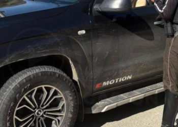 Policía fue detenido en Quito porque conducía un auto reportado como robado