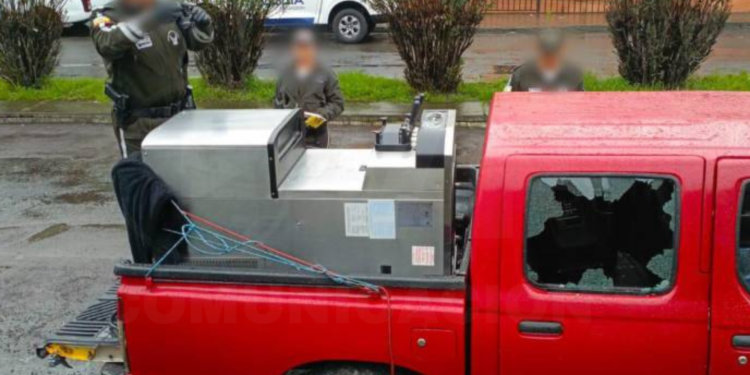 Persecución policial deja dos delincuentes abatidos tras robo a local comercial en Quito