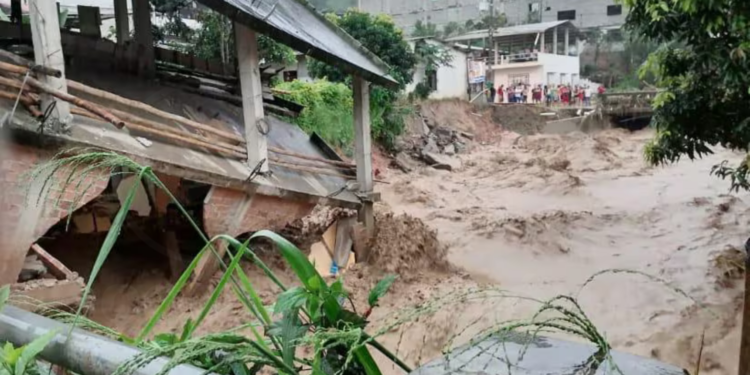 Aluvión devasta Balsas, El Oro: Lluvias torrenciales dejan damnificados y cuantiosos daños