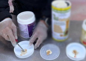 Cocaína en frascos de colágeno descubierta por can en Quito