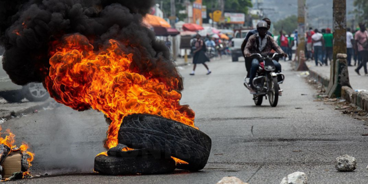 Más de 500 presos escapan de una cárcel en Haití tras la irrupción de bandas armadas