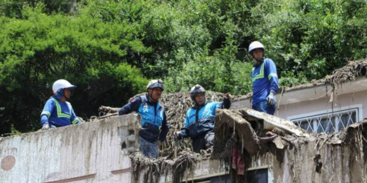 Alcaldía de Quito evalúa riesgos y posibles evacuaciones