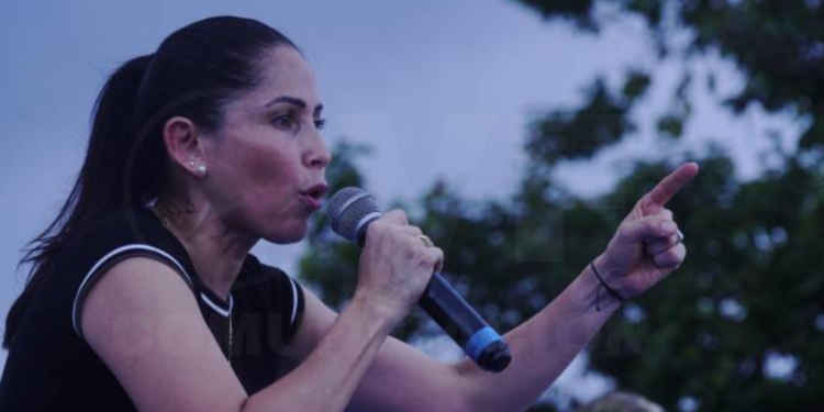 Luisa González es denunciada ante el TCE por violencia política de género