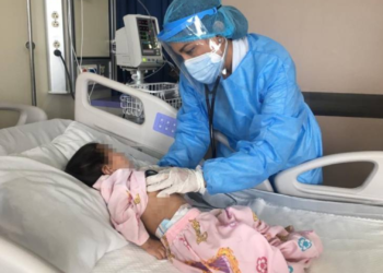 Médicos alertan por repunte de neumonía y bronconeumonía infantil en Guayaquil