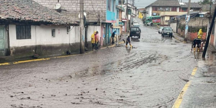 Emergencias en Turubamba, Lloa y Guajaló por las condiciones climáticas