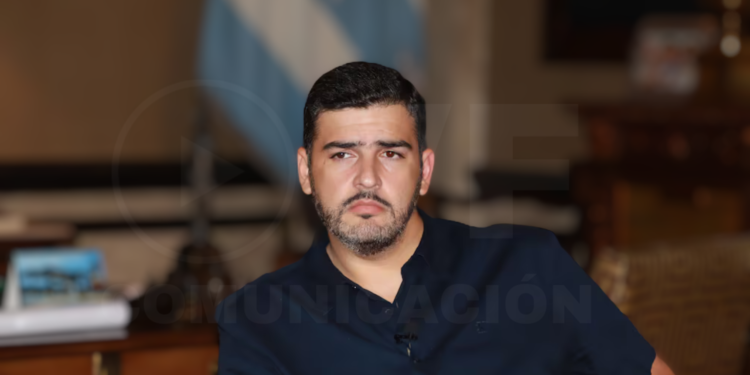 Caso Triple A: juez dispone el uso de grillete electrónico a Aquiles Alvarez y le prohíbe salir del país