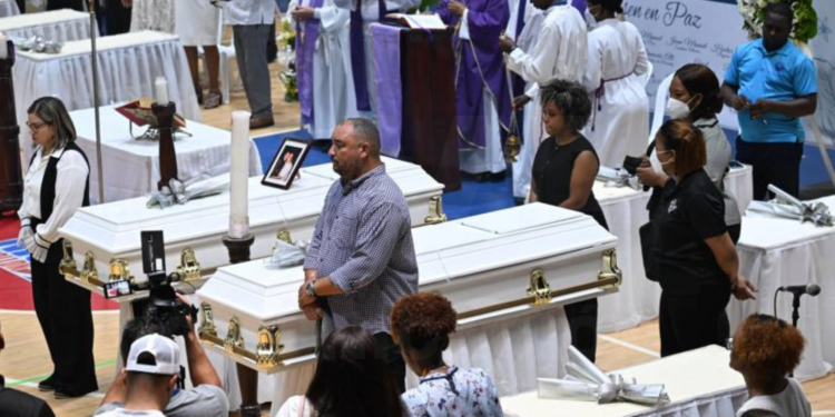 República Dominicana extiende por otros 3 días el duelo nacional por la tragedia en la discoteca que deja 221 muertos