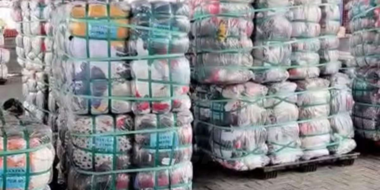 Impedido el ingreso de contrabando de 447 bultos de ropa usada