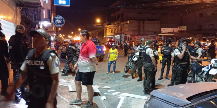 Atentado con explosivos sacude exteriores de clínica en Santa Rosa