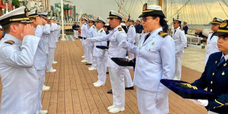 Armada del Ecuador busca bachilleres para oficiales