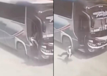 Trabajador de bus empuja a estudiante y casi lo mata