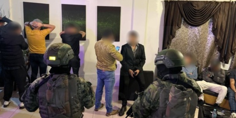 Desmantelan presunto prostíbulo clandestino en Sangolquí