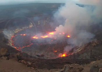 Volcán Kilauea entra en erupción en Hawái con fuentes de lava de hasta 300 metros