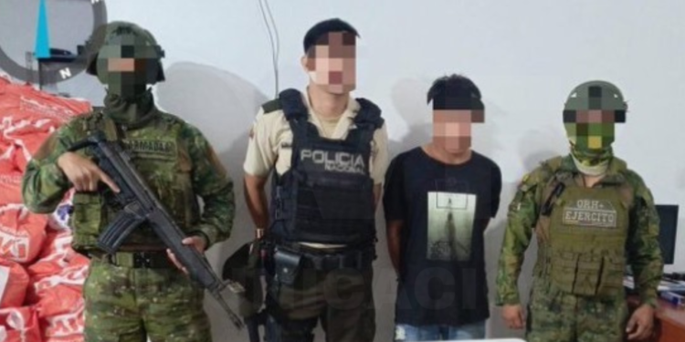 Soldados Iwias decomisan droga en operativo en Taisha