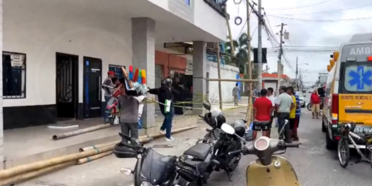 Albañil fallece al caer de andamio en Machala