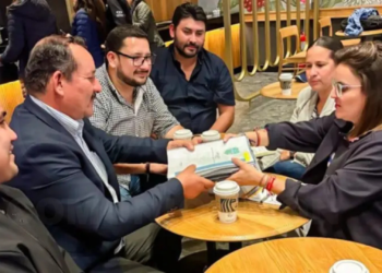 Vicepresidenta Pinto aborda crisis sanitaria en Taisha con alcalde