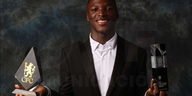 Doblete de premios para Moisés Caicedo como Mejor Jugador del Chelsea