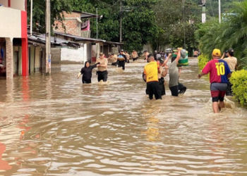 Familias fueron evacuadas tras desbordamiento de río Zamora