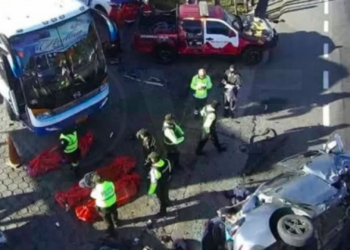 Cuatro jóvenes colombianos fallecen en accidente en Alóag