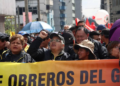 Movimientos sindicales marchan en Quito por el Día del Trabajador
