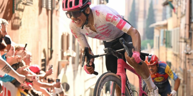 Carapaz escala al cuarto puesto del Giro de Italia 2025