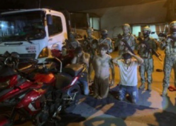 Armada incauta armas y drogas en Guayaquil; cinco detenidos en Las Esclusas