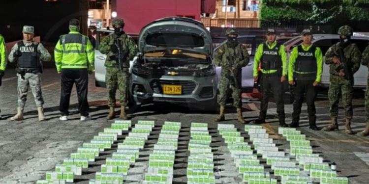 Decomisan medicamentos para fabricación de drogas en Tulcán