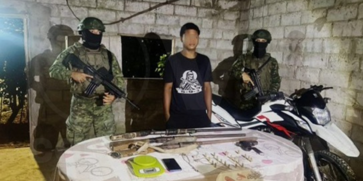 Detenido presunto miembro de GDO con armas y municiones en Quinindé