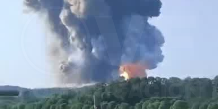 Explosión en fábrica pirotécnica deja víctimas y desaparecidos en China