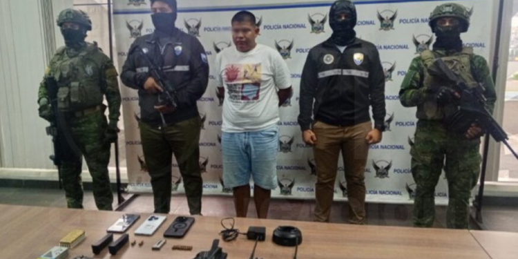 Militares decomisan arma y municiones en Mocache tras operativo por alerta ciudadana