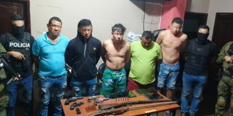 Golpe al grupo criminal «Águilas»y se incautó armas en Salitre