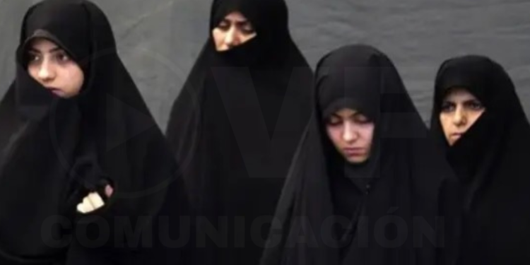 Irán suspendió ley que obligaba a las mujeres a usar el hiyab