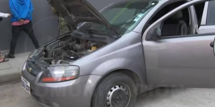 Policía detiene vehículo que transportaba droga en La Aurora, Daule