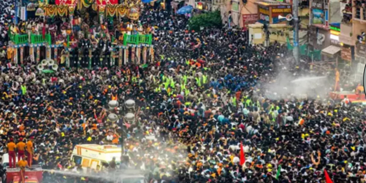Estampida en templo deja al menos tres muertos y diez heridos