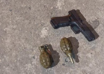 Decomisan arma de fuego y dos granadas en Cárcel de El Oro tras incidente con reo