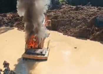 Ejército golpea la minería ilegal en Orellana: Destruyen infraestructura y equipo